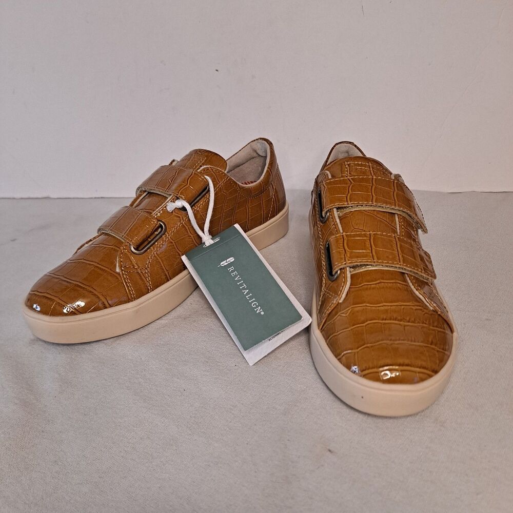 Revitalign Malibu Bella Sneakers Patent Croc Print Women's Sz 7.5B Tan Orthotic